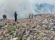 12 Menit Diskar PB Kota Bandung Padamkan Kebakaran TPS Cicabe