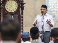 Farhan Tarawih di Mesjid Al Ukhuwah Erwin Tarawih di Masjid Al Jariyah