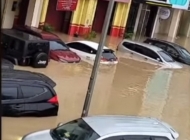 Banjir Parah Landa Bekasi, Ribuan Rumah Terendam hingga Pusat Perbelanjaan Ikut Tergenang