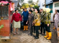 Kajati Jabar Salurkan Bantuan untuk Warga Terdampak Banjir di Bekasi