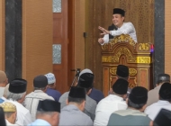 Pemkot Bandung Salurkan Bantuan bagi 181 Masjid Saat Tarawih Keliling