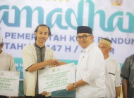 Safari Ramadan, Farhan Ajak Warga Gotong Royong Kembalikan Kilau Masjid Agung Bandung