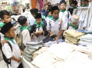 BAZNAS Jabar dan Bank BJB Ajak 100 Anak Yatim Belanja Kebutuhan Lebaran Lewat Ride of Happiness