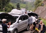 Jalur Gentong Kembali Padat, Arus Balik Lebaran Picu Antrean Kendaraan