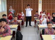 Farhan Minta Maaf ke Siswa dan Orang Tua Saat Kunjungi SDN Batununggal