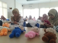 Dari Tasikmalaya ke Italia, Rajutan Tangan Perempuan KMT Tembus Pasar Dunia