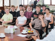 Di Depan Pelajar Australia, Farhan Buka Kisah Bandung dari Kampus Tua hingga Bandung Lautan Api